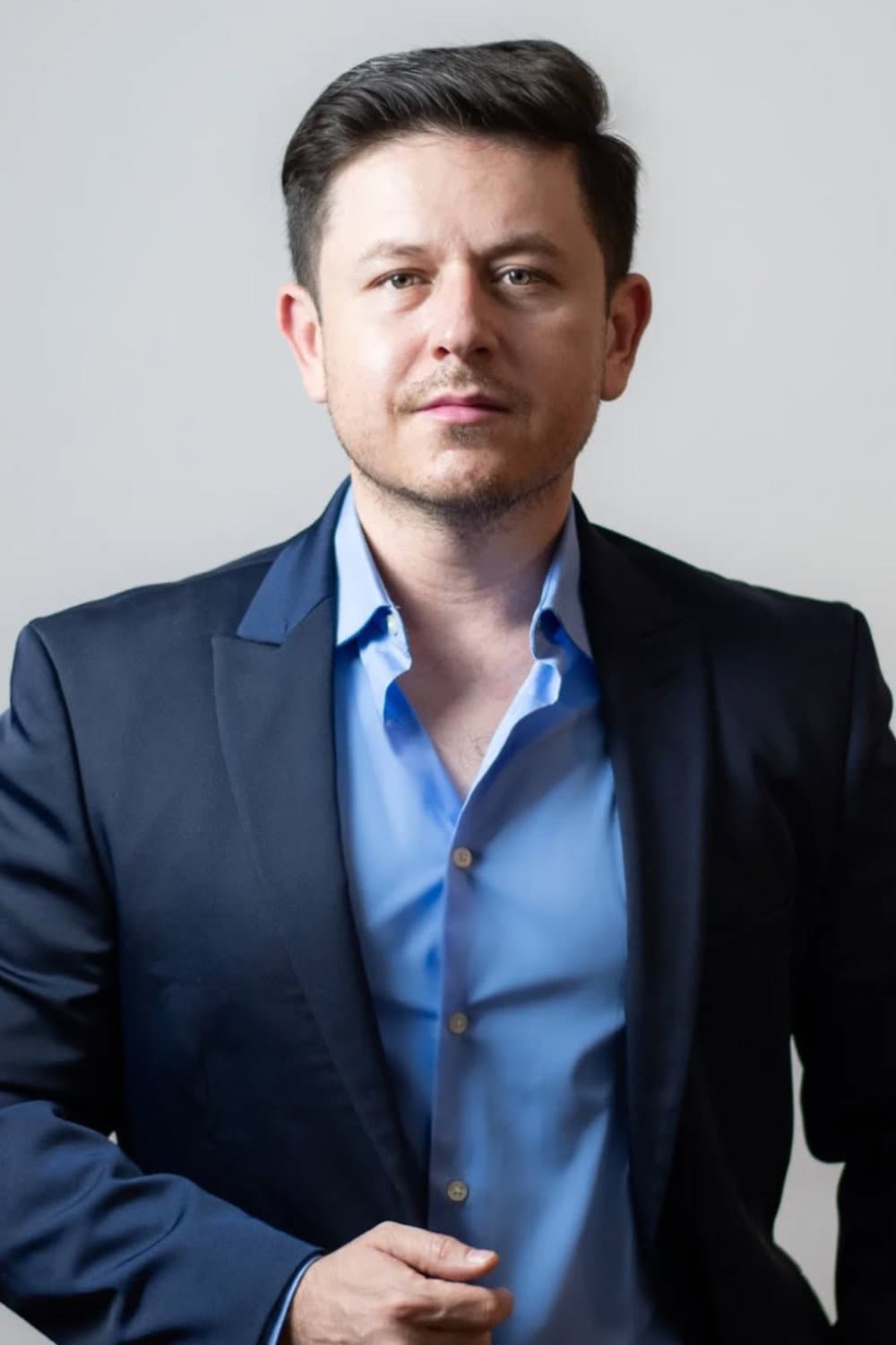 Enrique Guzmán profile