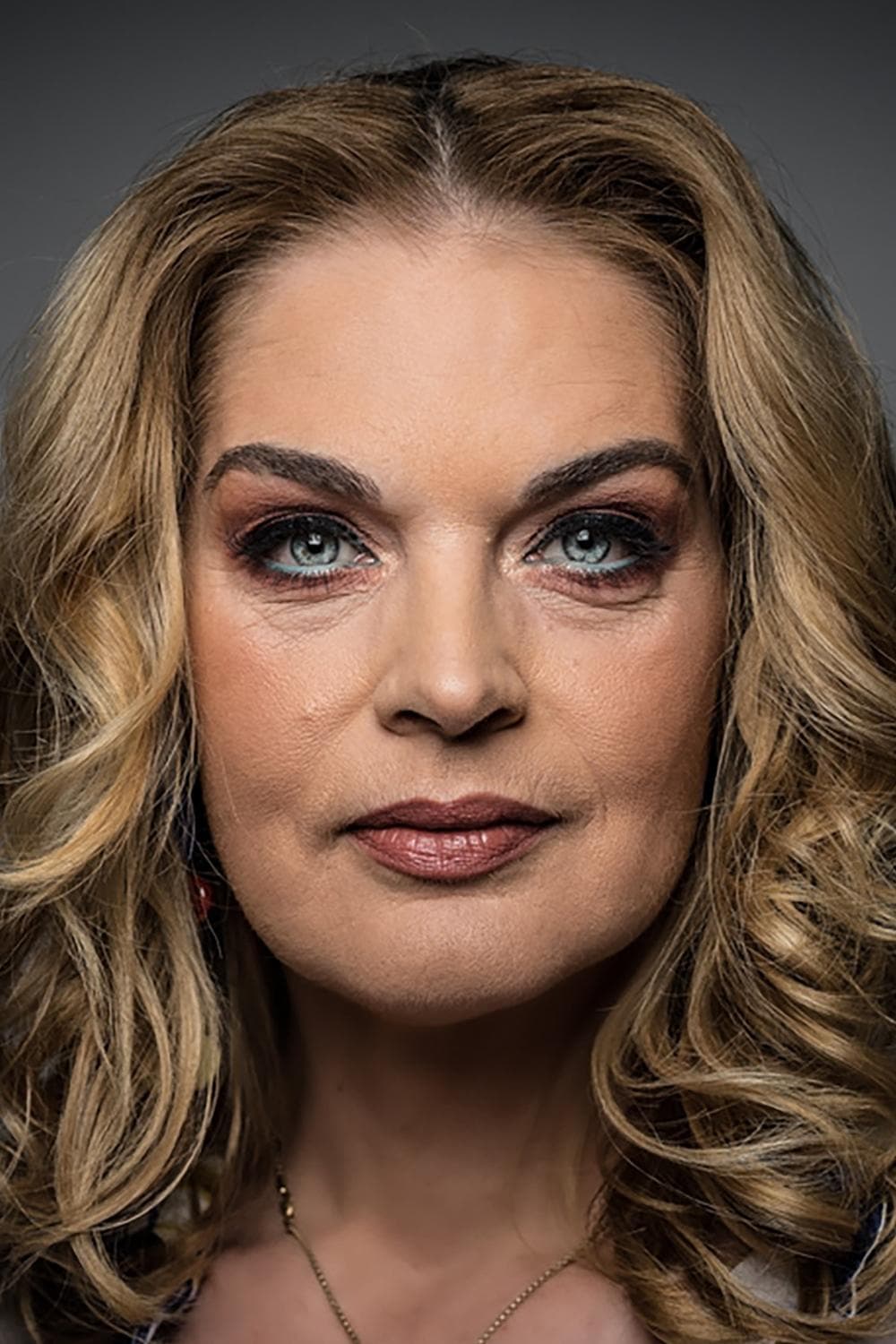 Manuela Hărăbor profile