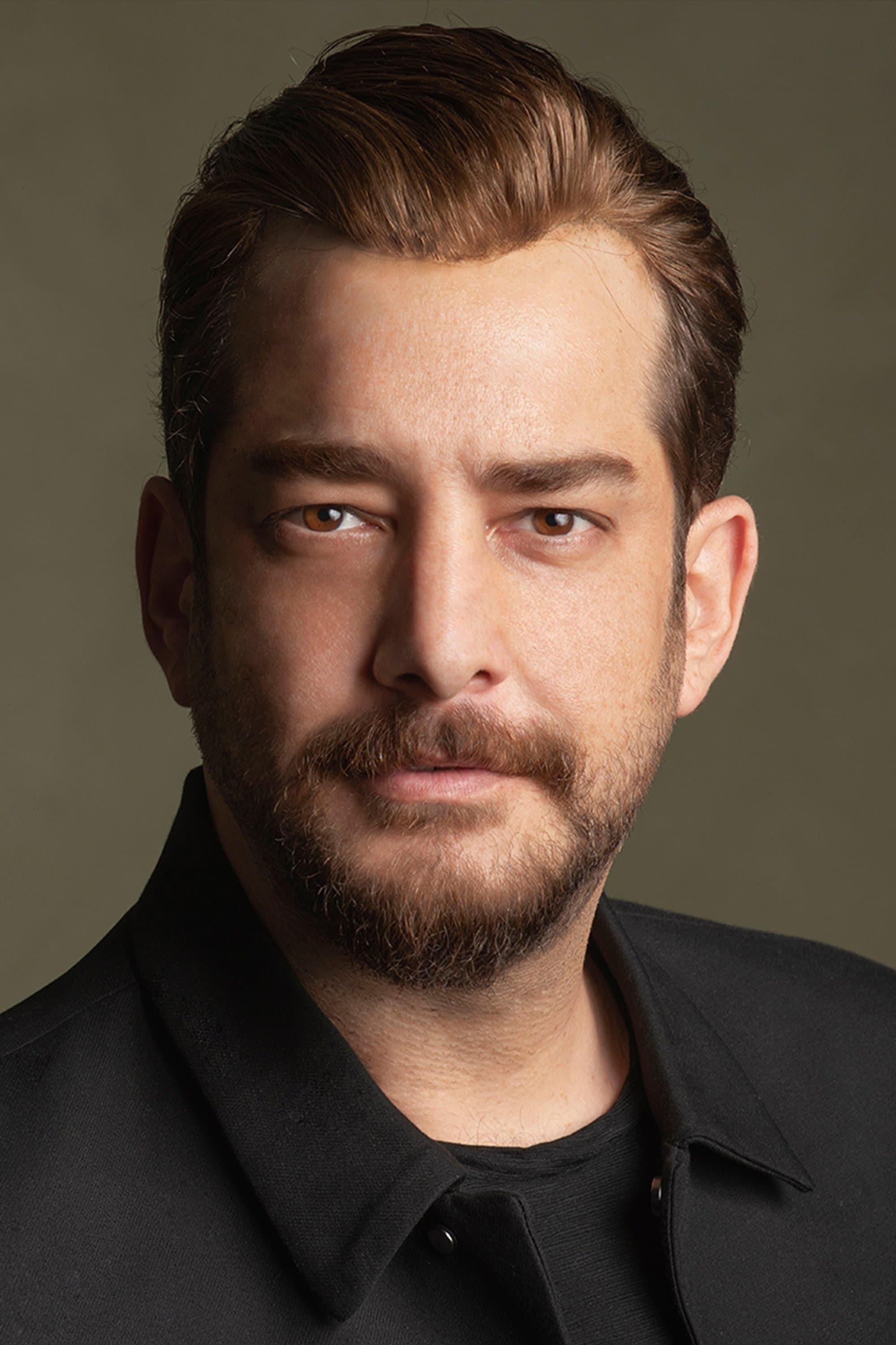 Enis Arıkan profile