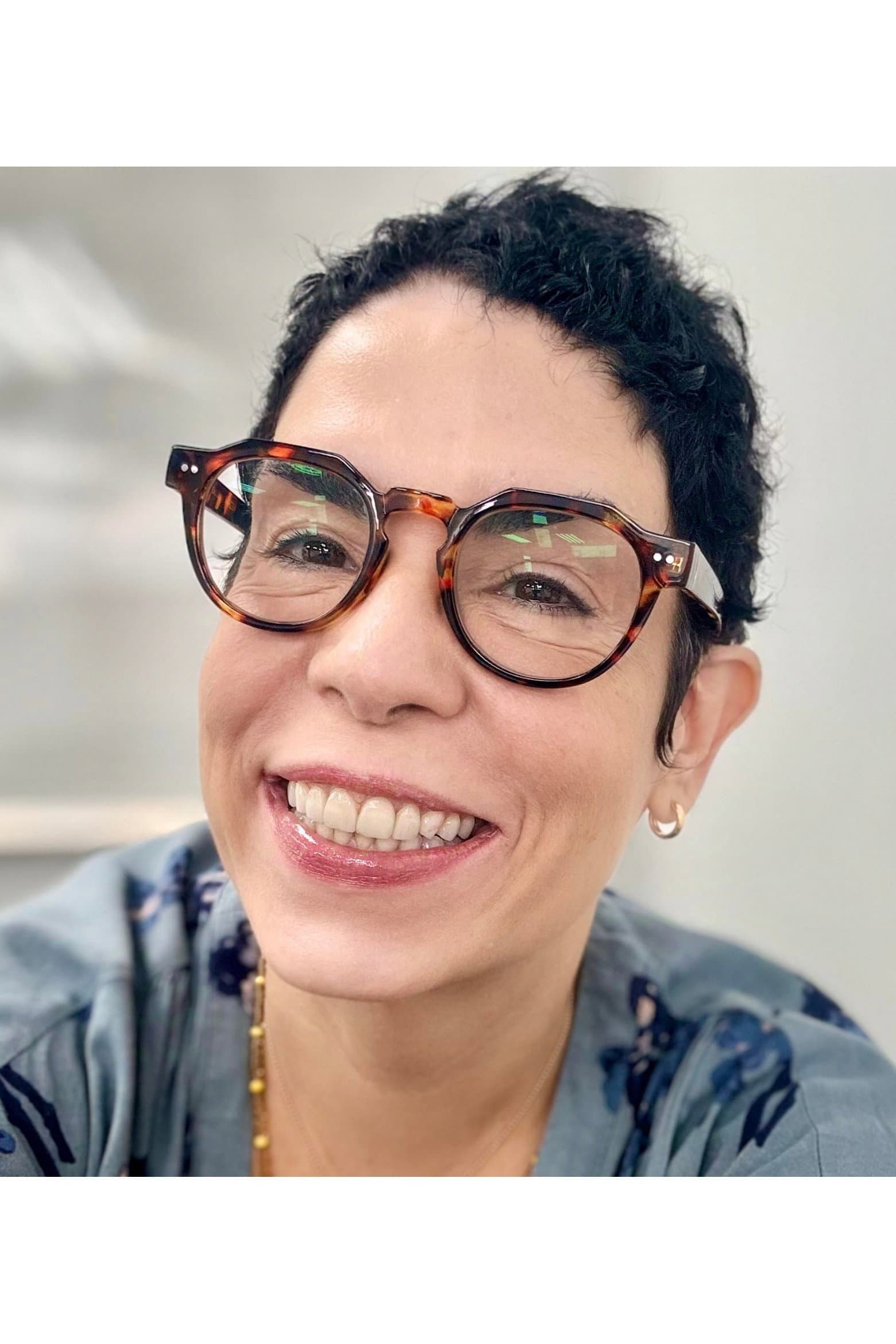 Isadora Ferrite profile