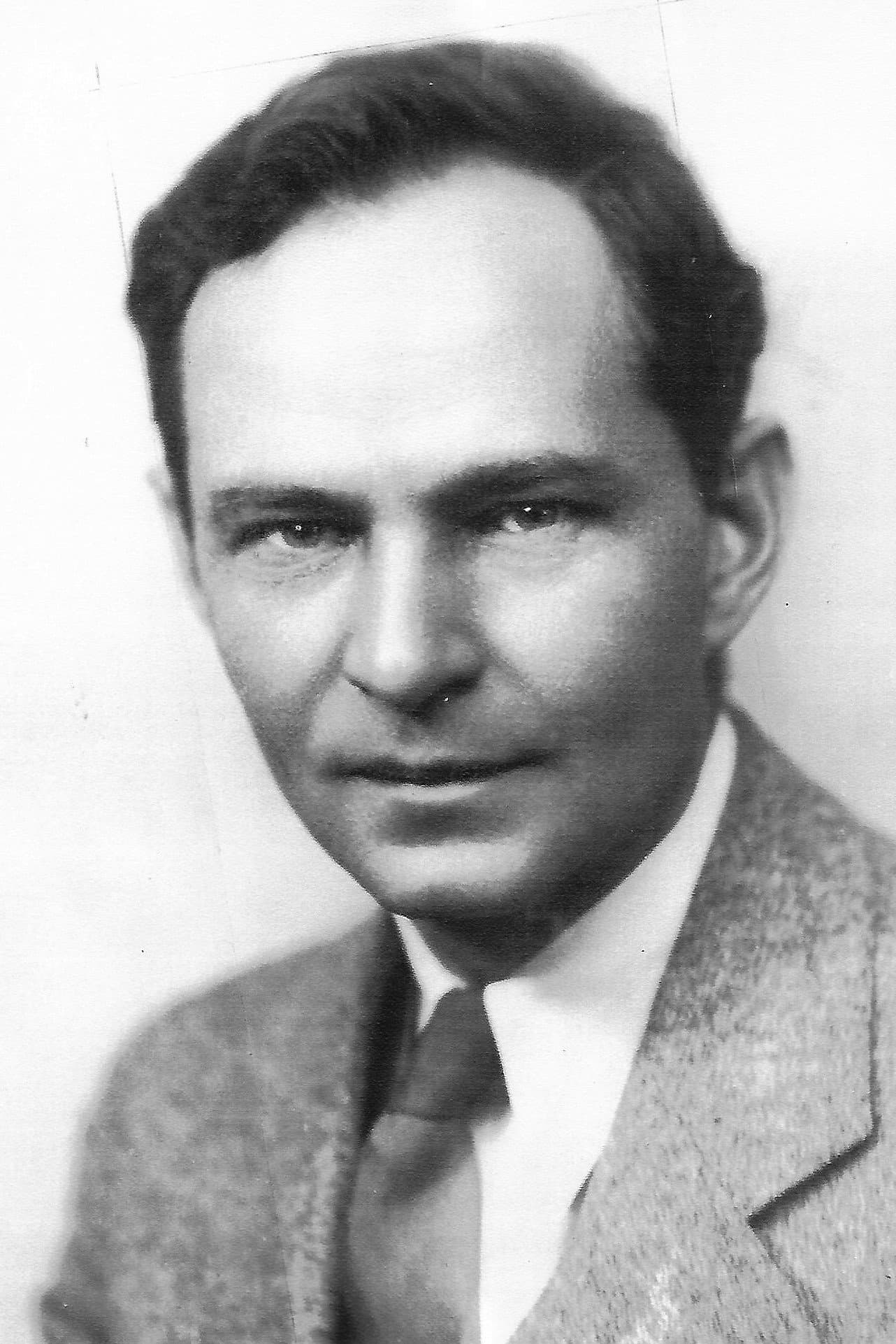 Earle Hodgins profile