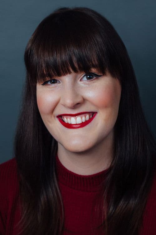 Simone Smith profile