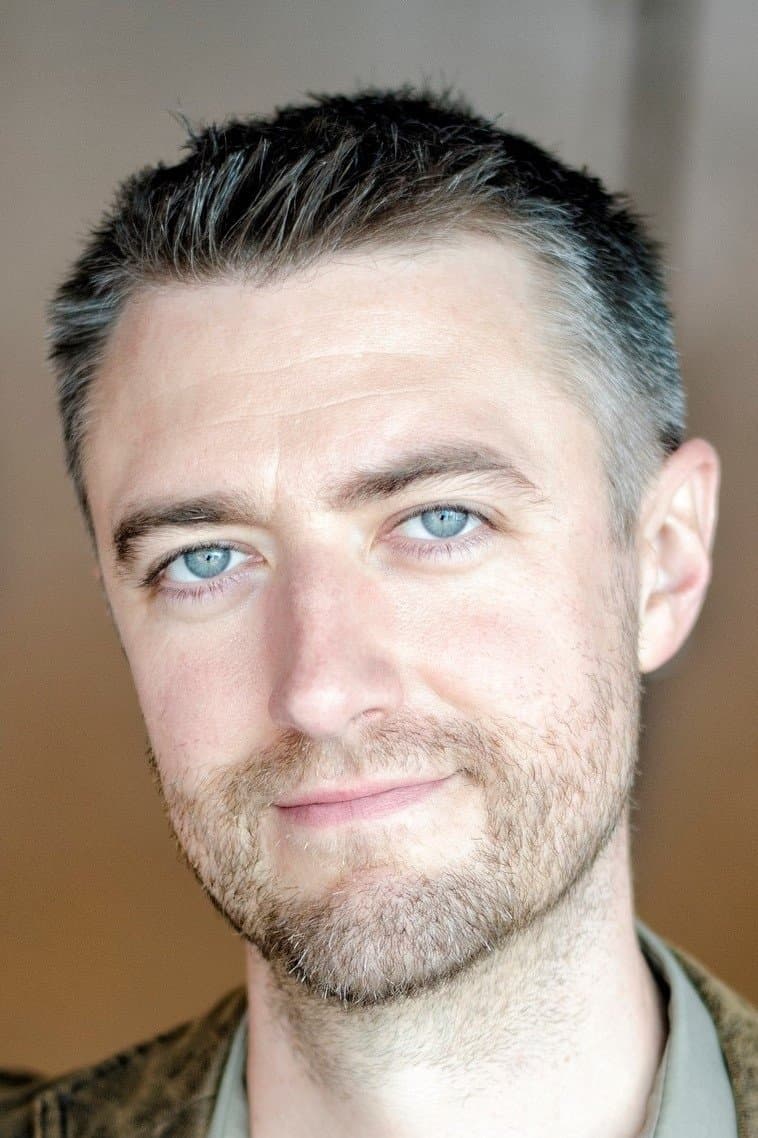 Sean Gunn profile
