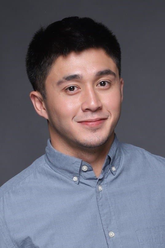 Arron Villaflor profile