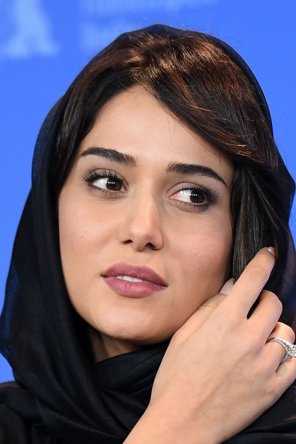 Parinaz Izadyar profile