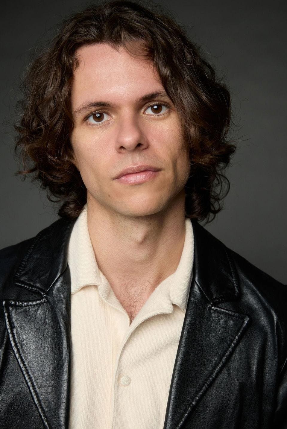 Julian De La Celle profile