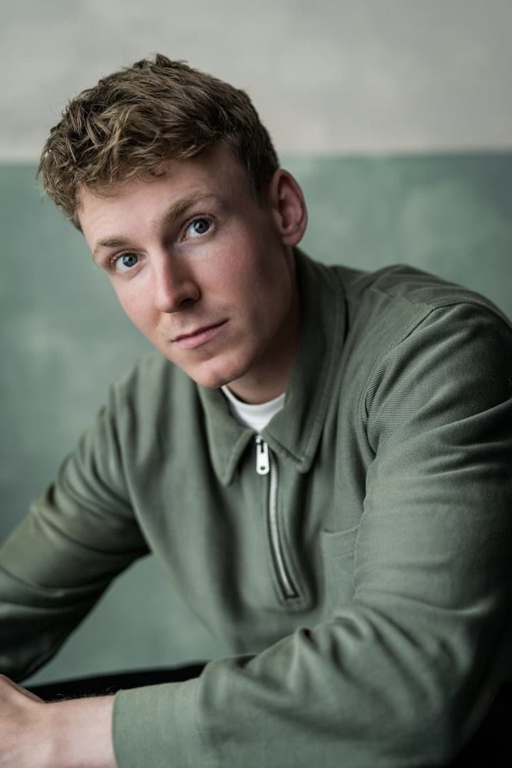 Tom Glenister profile