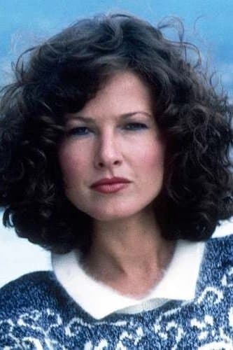 Elyssa Davalos profile