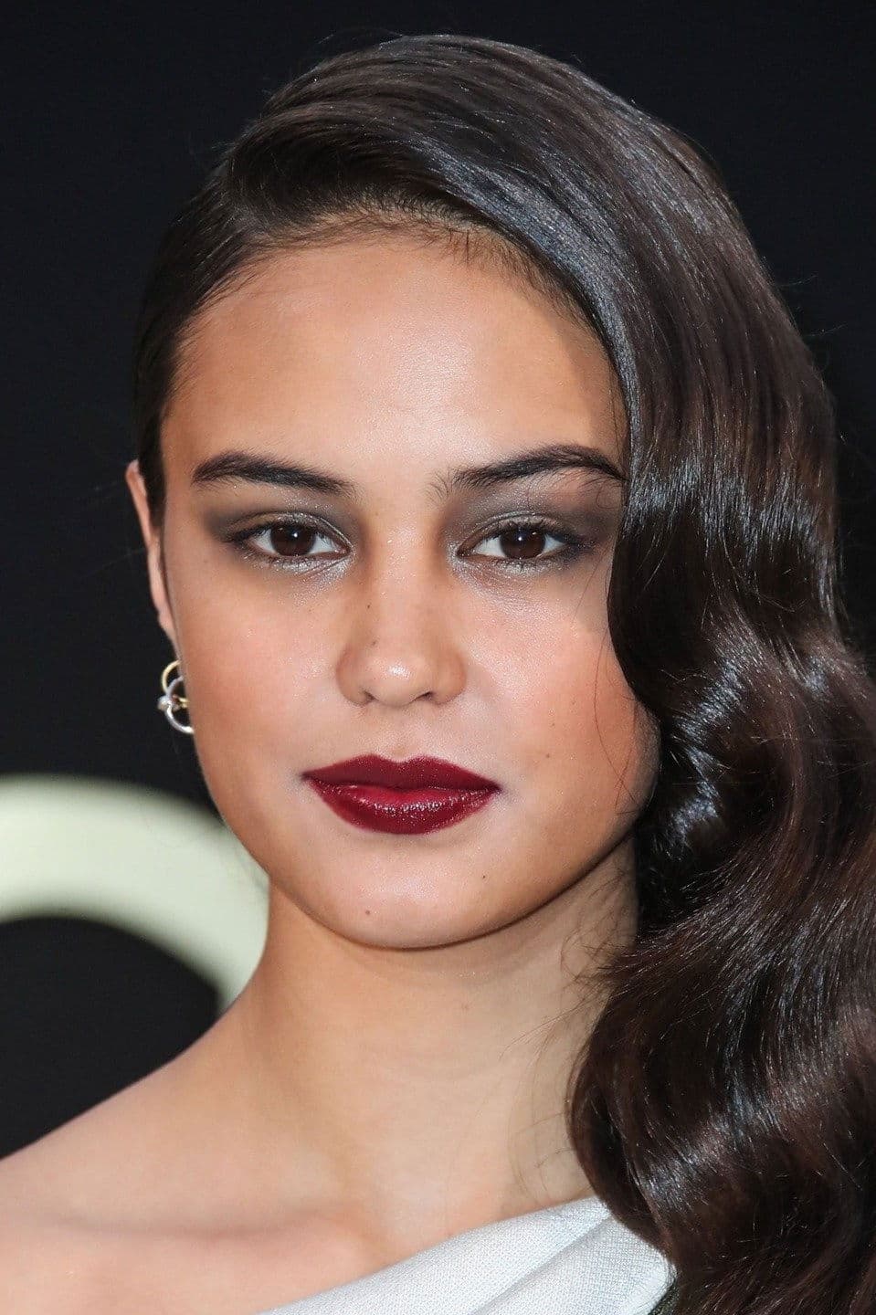 Courtney Eaton profile