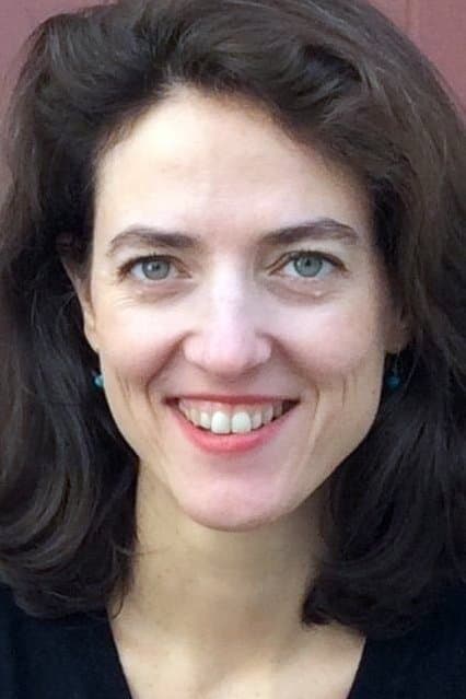 Youna De Peretti profile