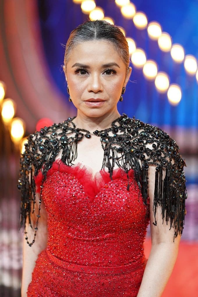 Ruth Sahanaya profile