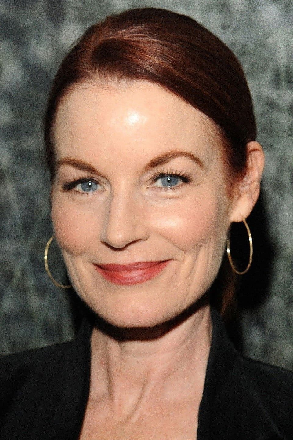 Laura Leighton profile