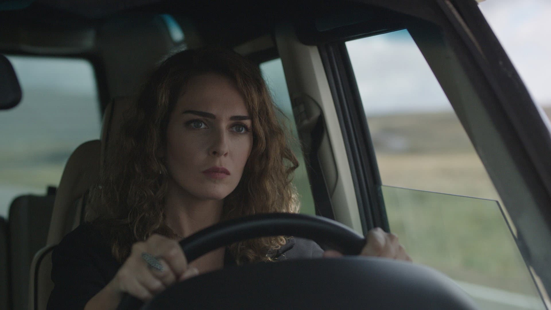 Liza, Go On backdrop