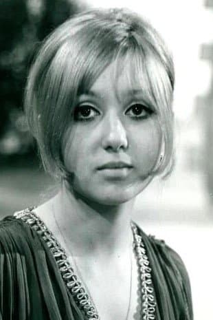 Adrienne Posta profile