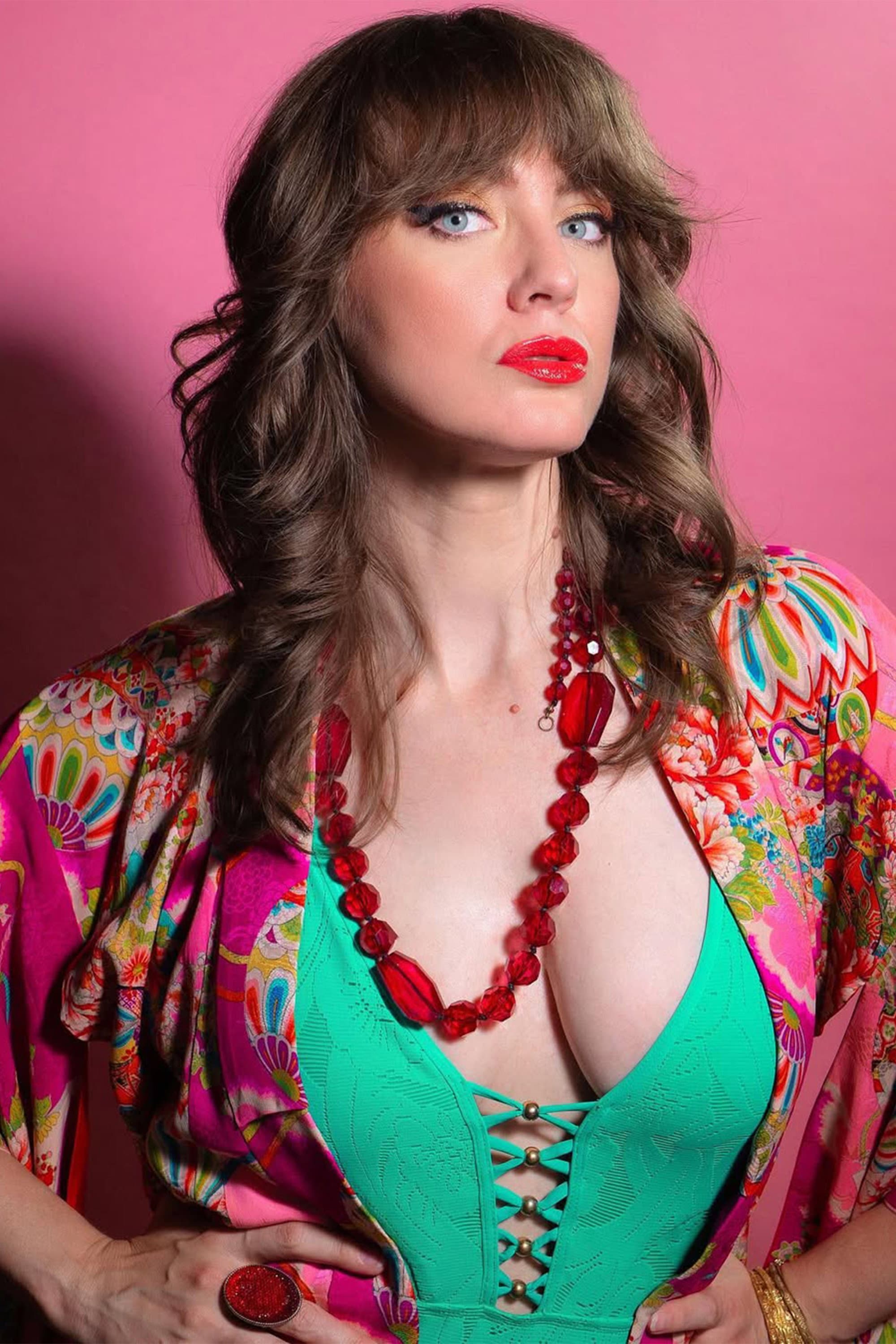 Ashley Esqueda profile