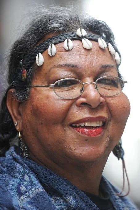 Victoria Cruz profile