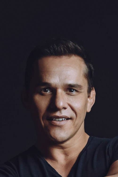 Steve Cardenas profile