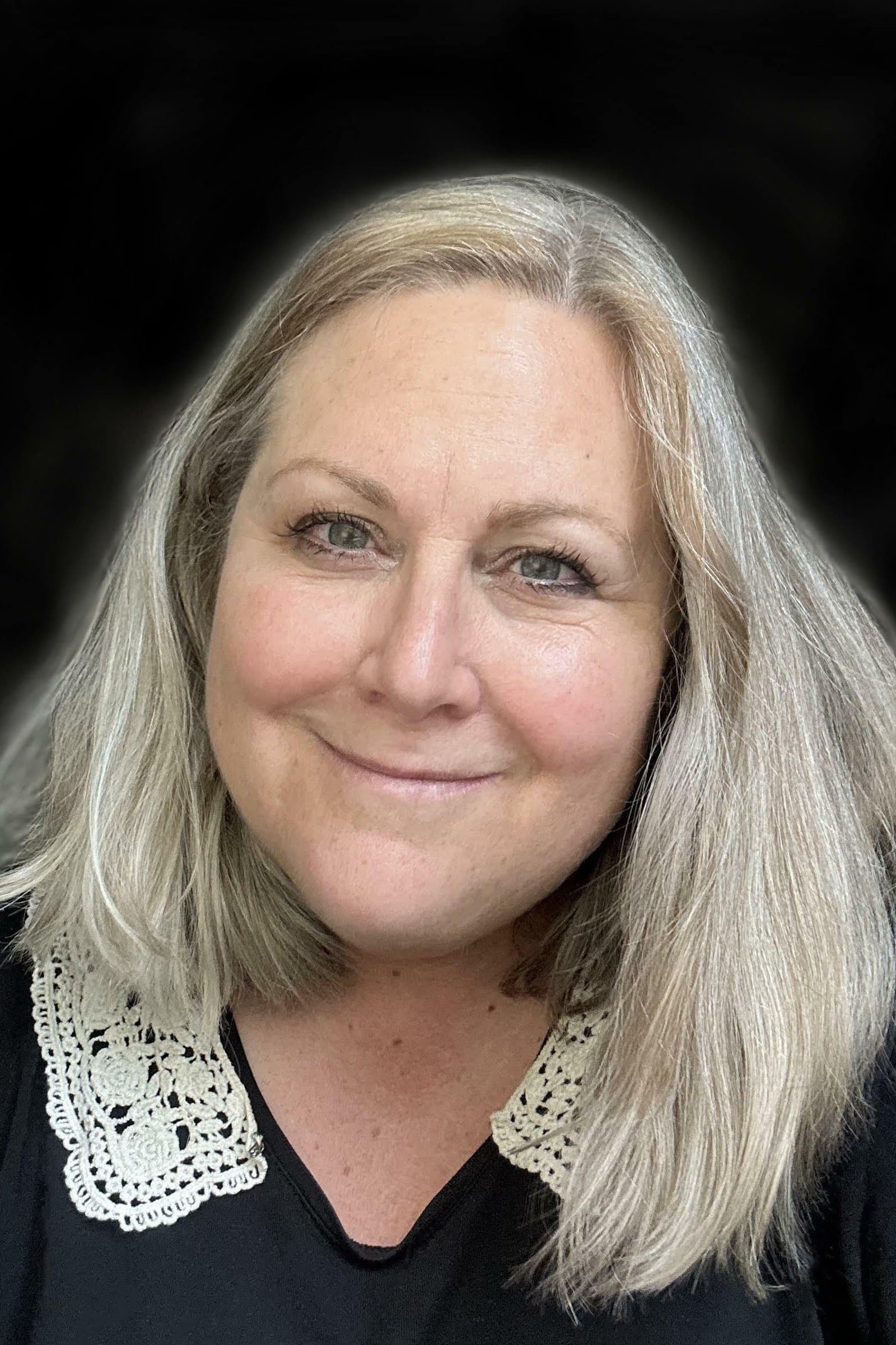 Kerstin Gier profile