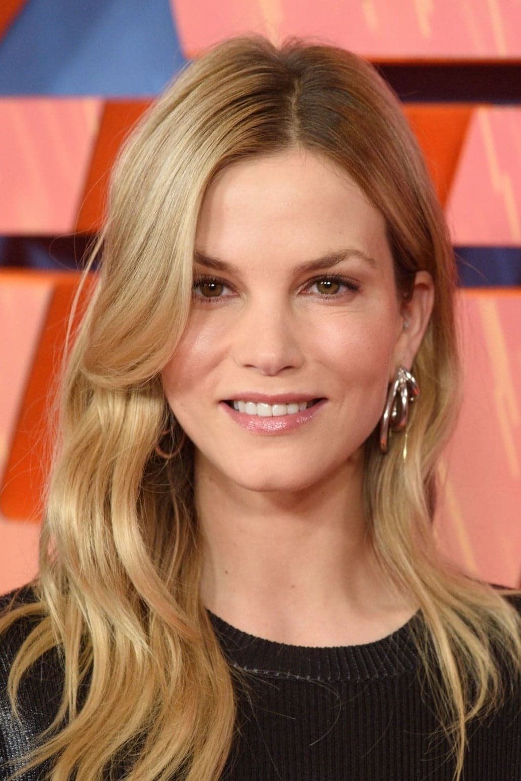 Sylvia Hoeks profile
