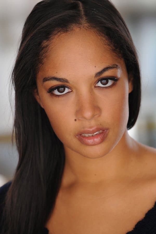 Daphne Di Cinto profile