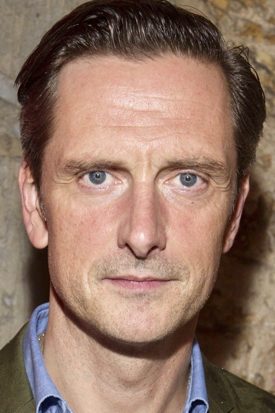 Nicholas Gleaves profile