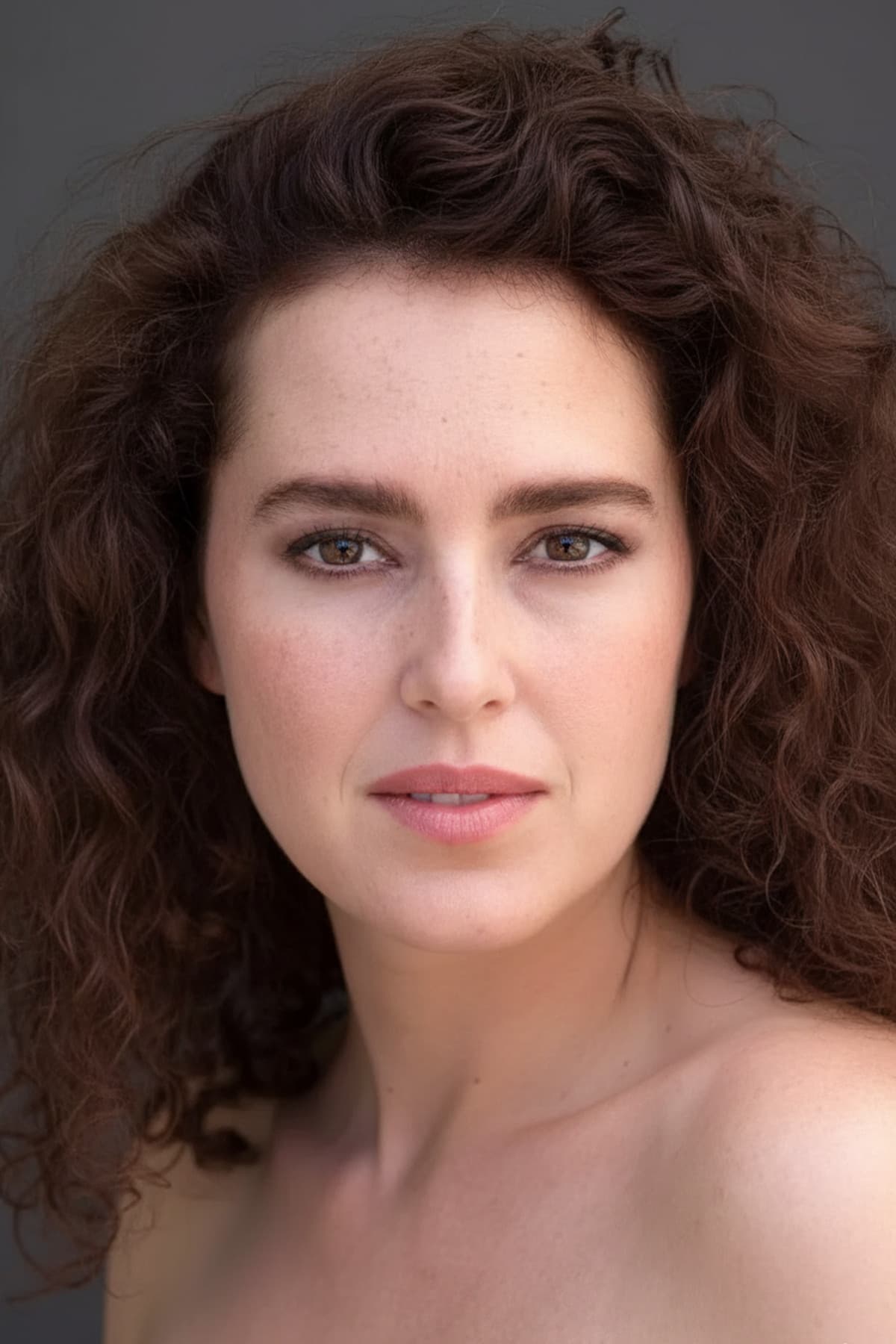 Yaprak Özdemiroğlu profile