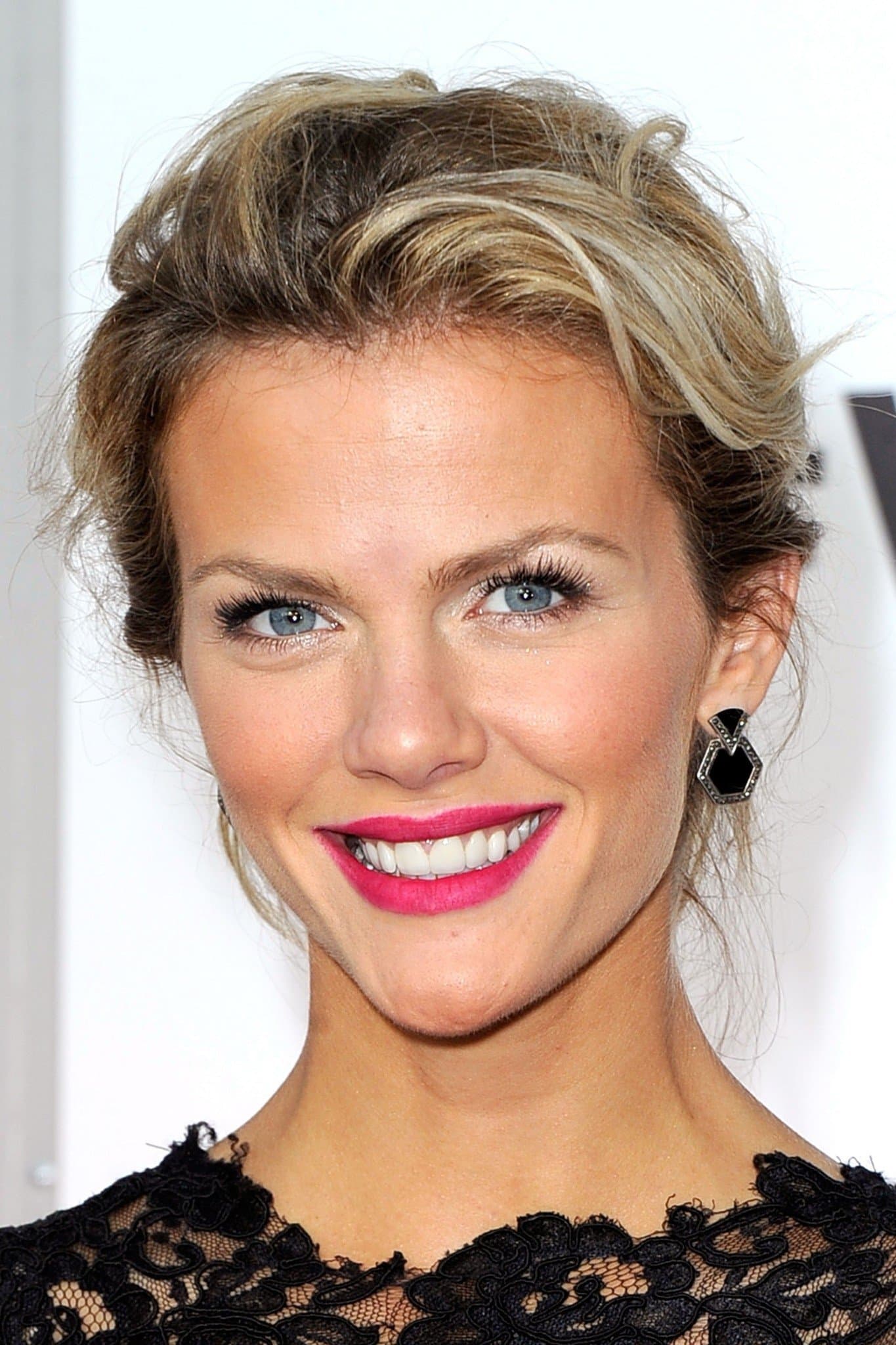 Brooklyn Decker profile