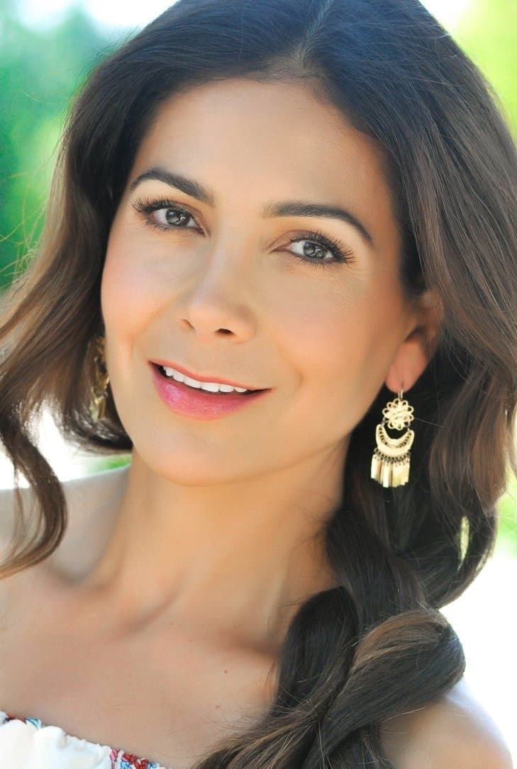 Patricia Manterola profile