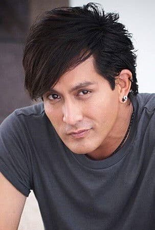 Pete Thongchua profile