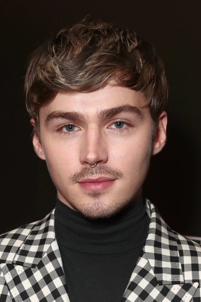 Miles Heizer profile