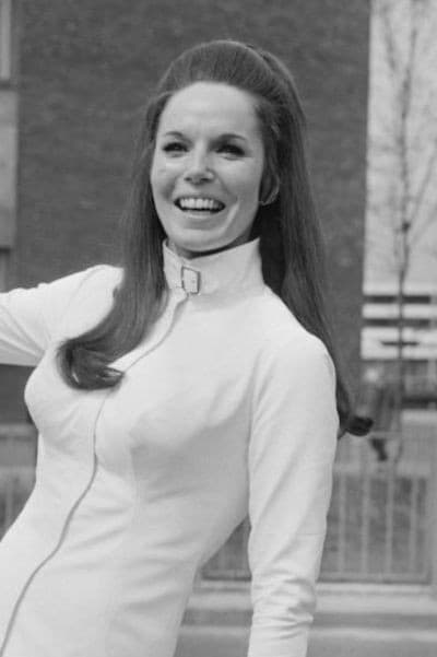 Gina Warwick profile