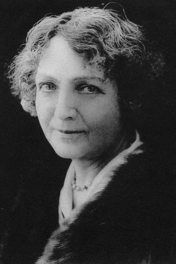 Eugénie Nau profile