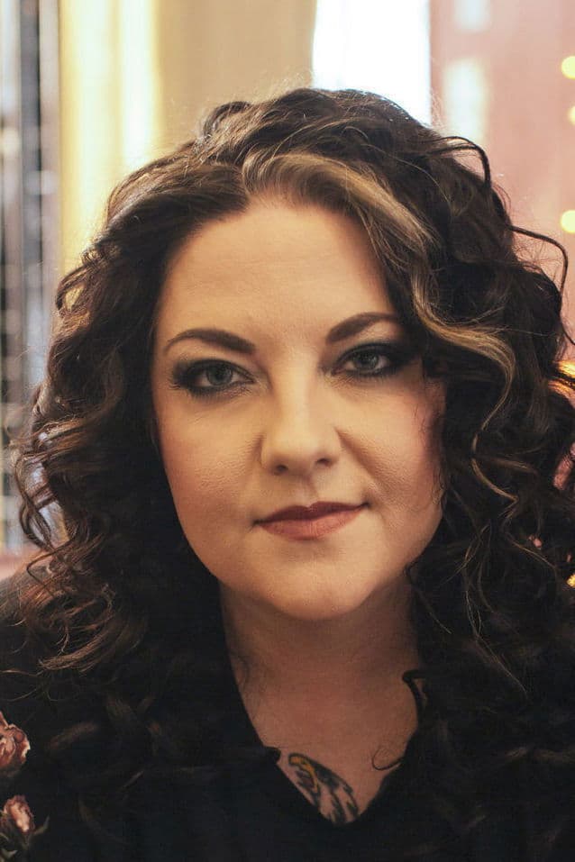 Ashley McBryde profile