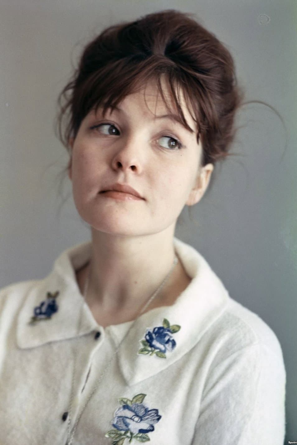 Bella Akhmadulina profile