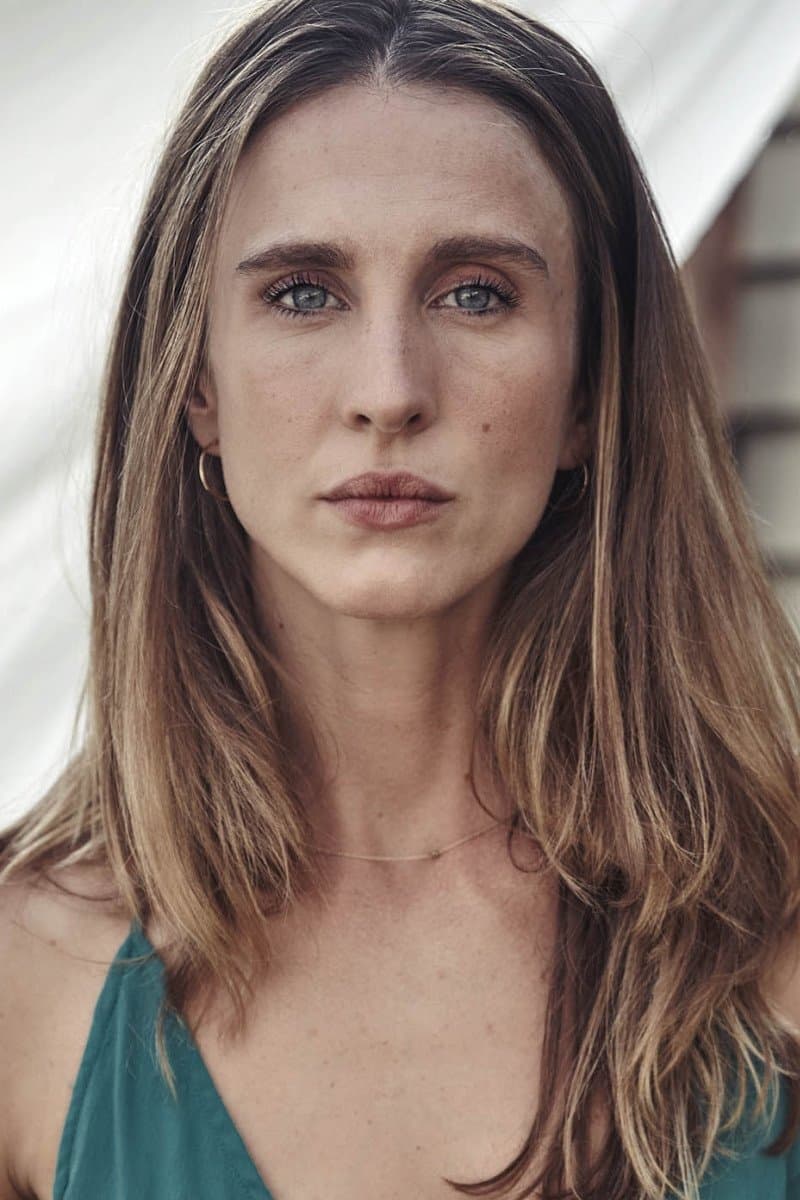 Hermione Lynch profile