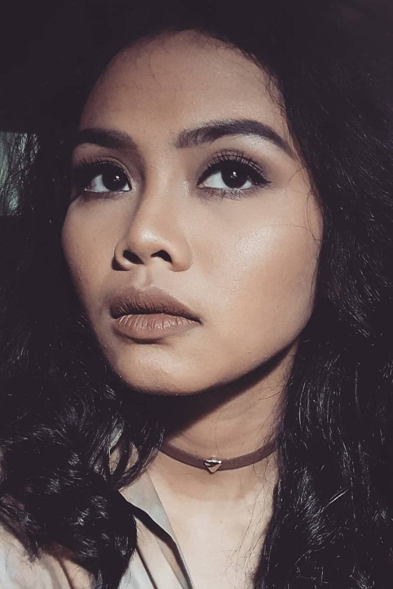 Dea Panendra profile