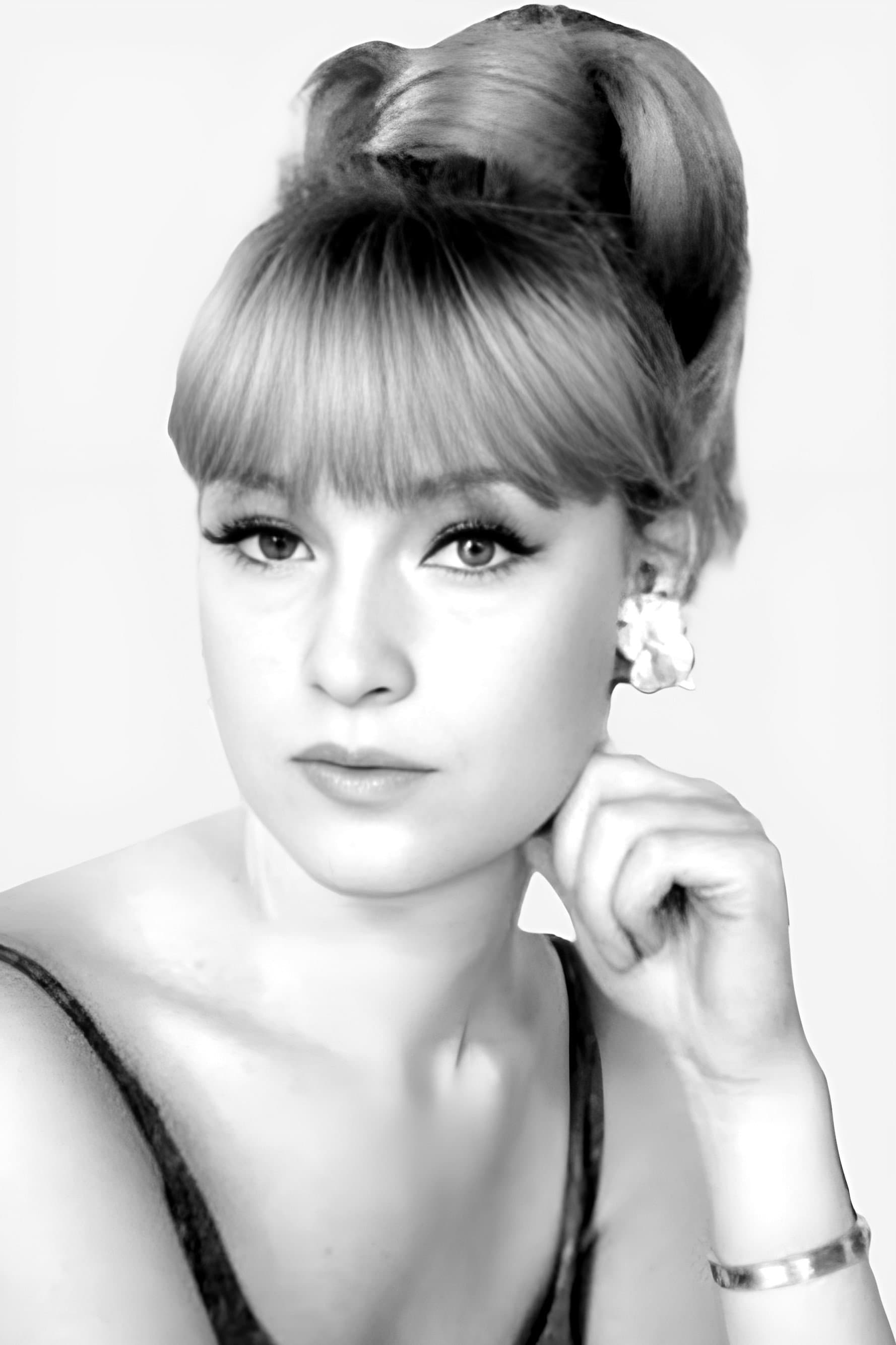 Christa Lang profile