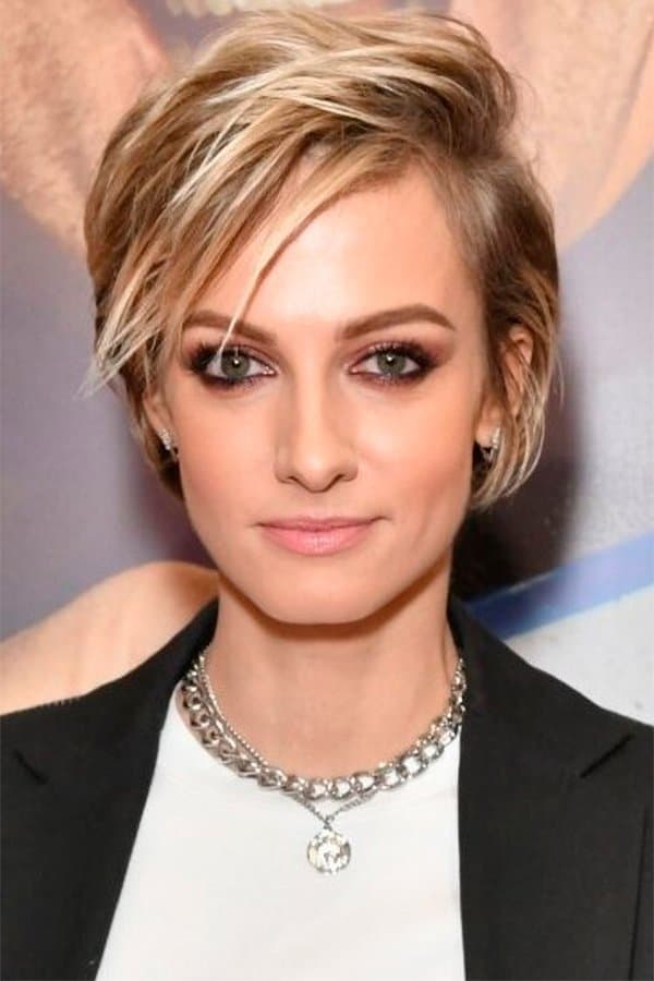 Polina Maksimova profile