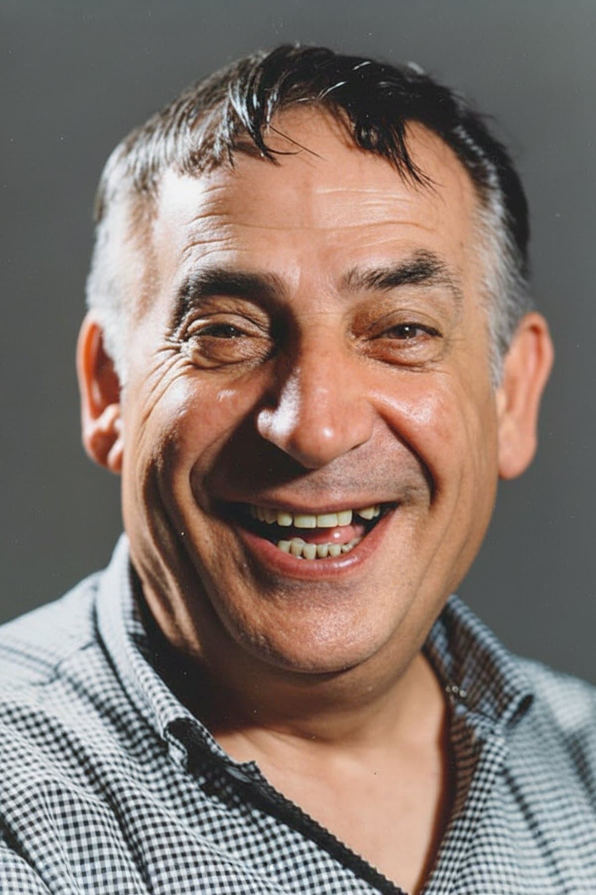 Avni Dilligil profile