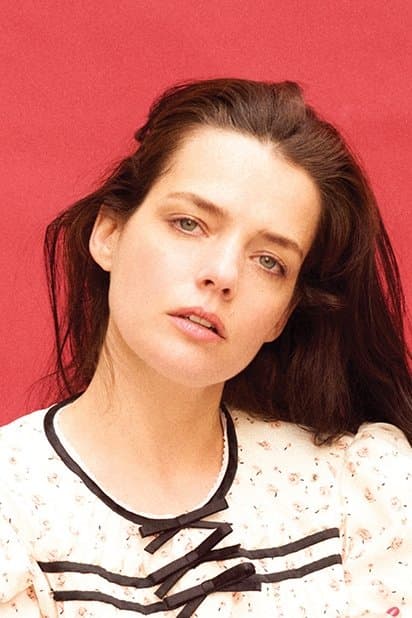 Roxane Mesquida profile