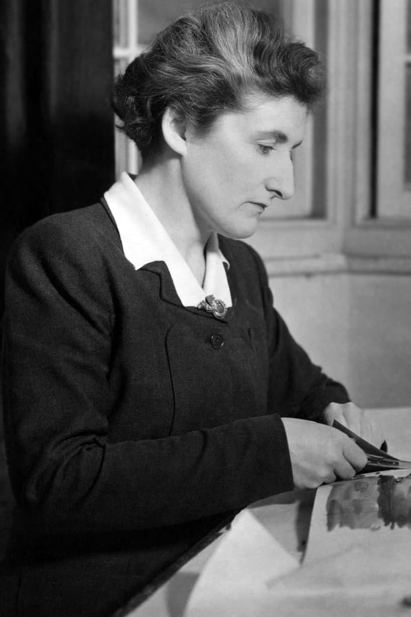 Carmen Dillon profile