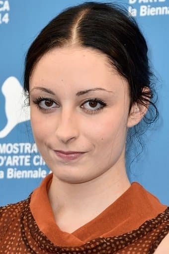 Arielle Holmes profile