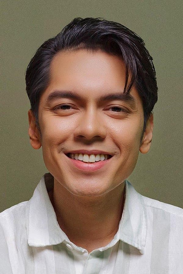 Carlo Aquino profile
