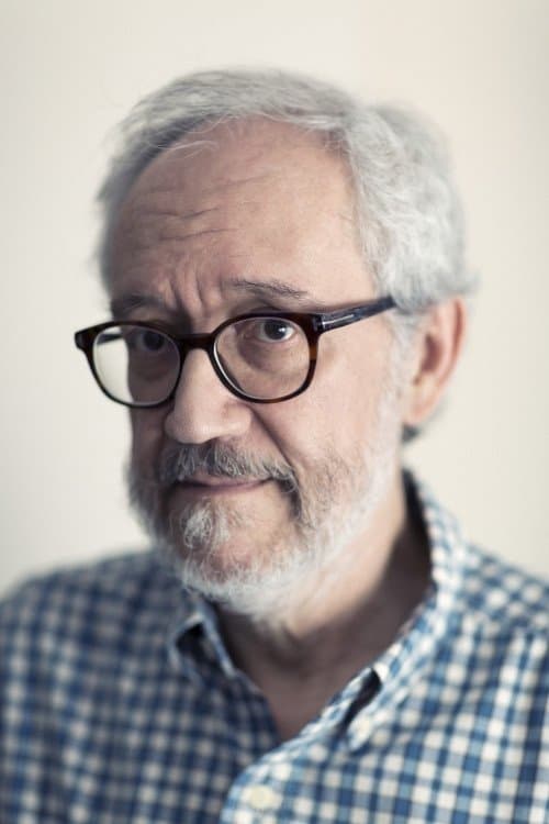 Emilio Martínez Lázaro profile