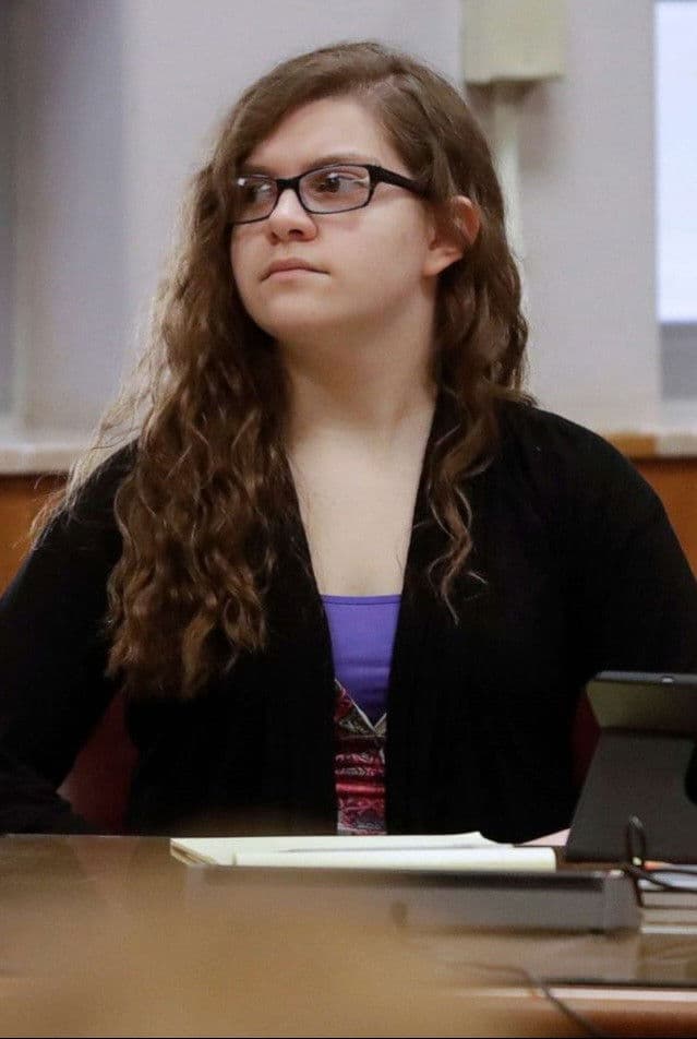 Anissa Weier profile