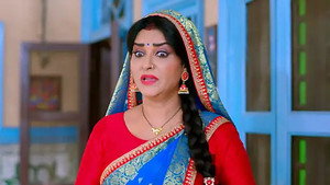 Pushpa Arrives at the Mansion