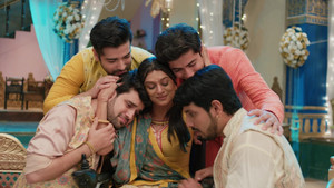 Emotional Moment For The Pandyas