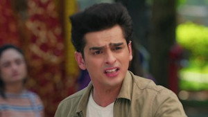 Pari Slaps Raja