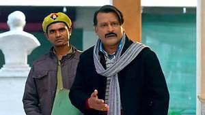 Mirza Becomes a Hero by Saving Aashiq