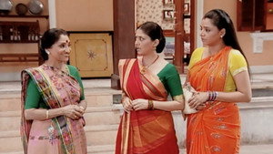 Baa Troubles Praveena, Leela